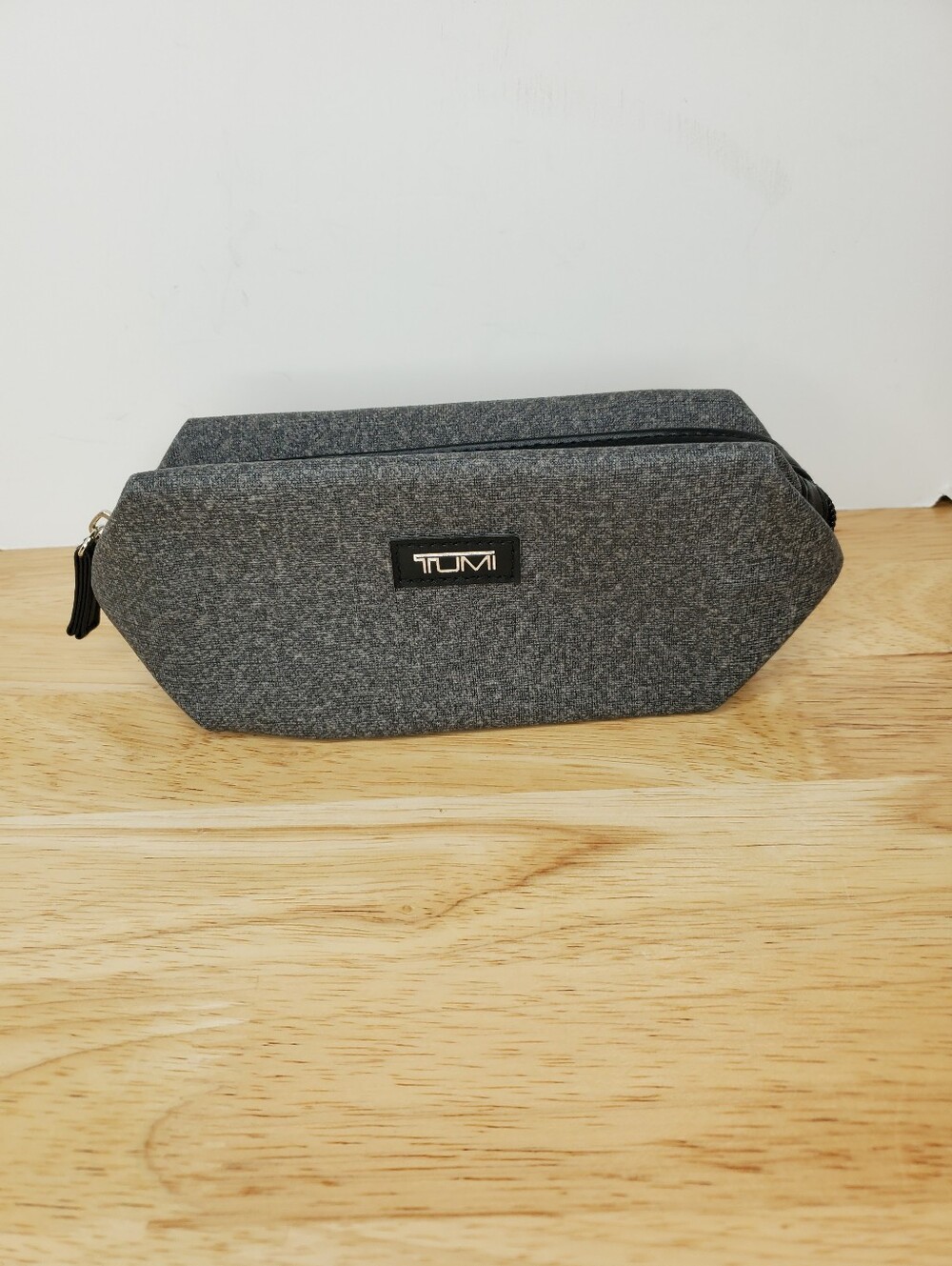 TUMI for Delta Small Toiletries Cosmetic Travel Bag Gray Black Trim
